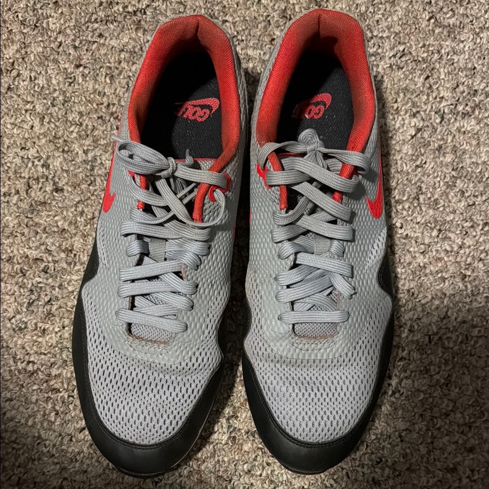 Nike Air Max Men's Gray and Red Golf Shoes